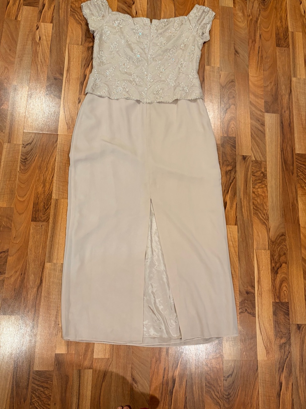 Cachet Lace Bodice maxiDress in Light Taupe - Picture 3 of 7